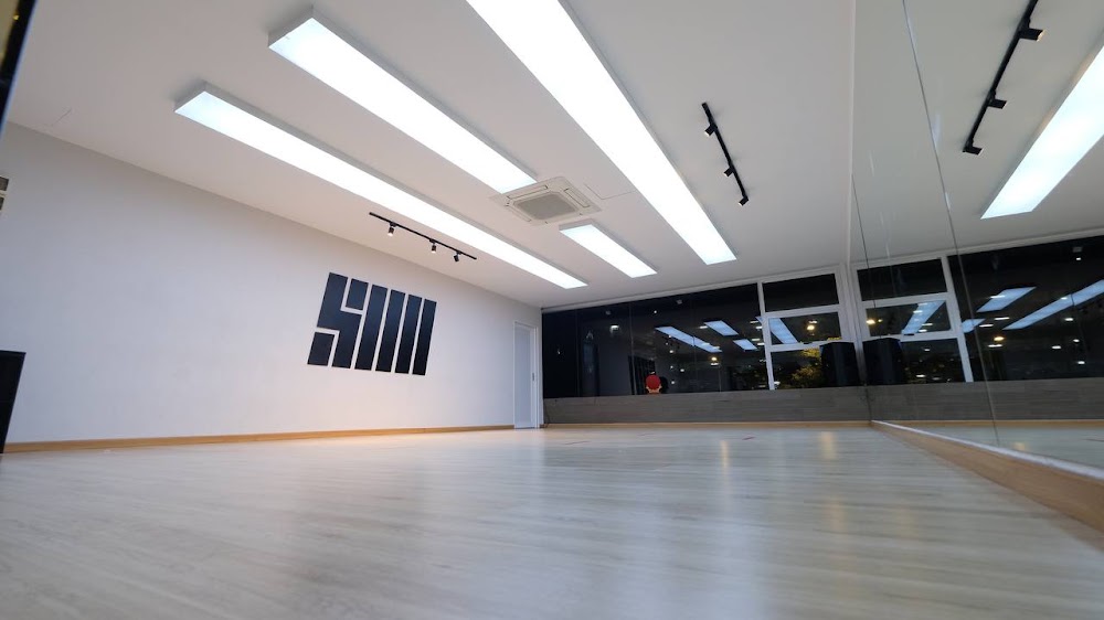 S.I.M Dance Studio